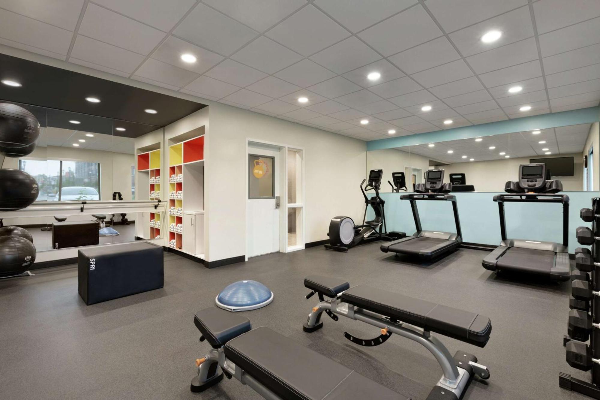 Tru By Hilton St. Charles St. Louis Hotel Saint Charles Bagian luar foto