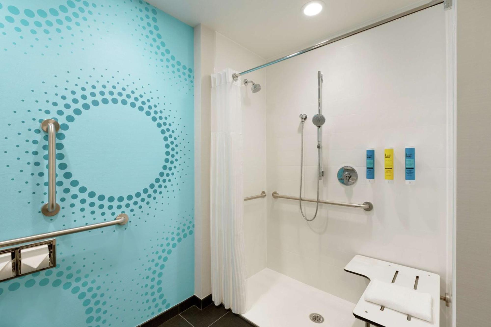Tru By Hilton St. Charles St. Louis Hotel Saint Charles Bagian luar foto
