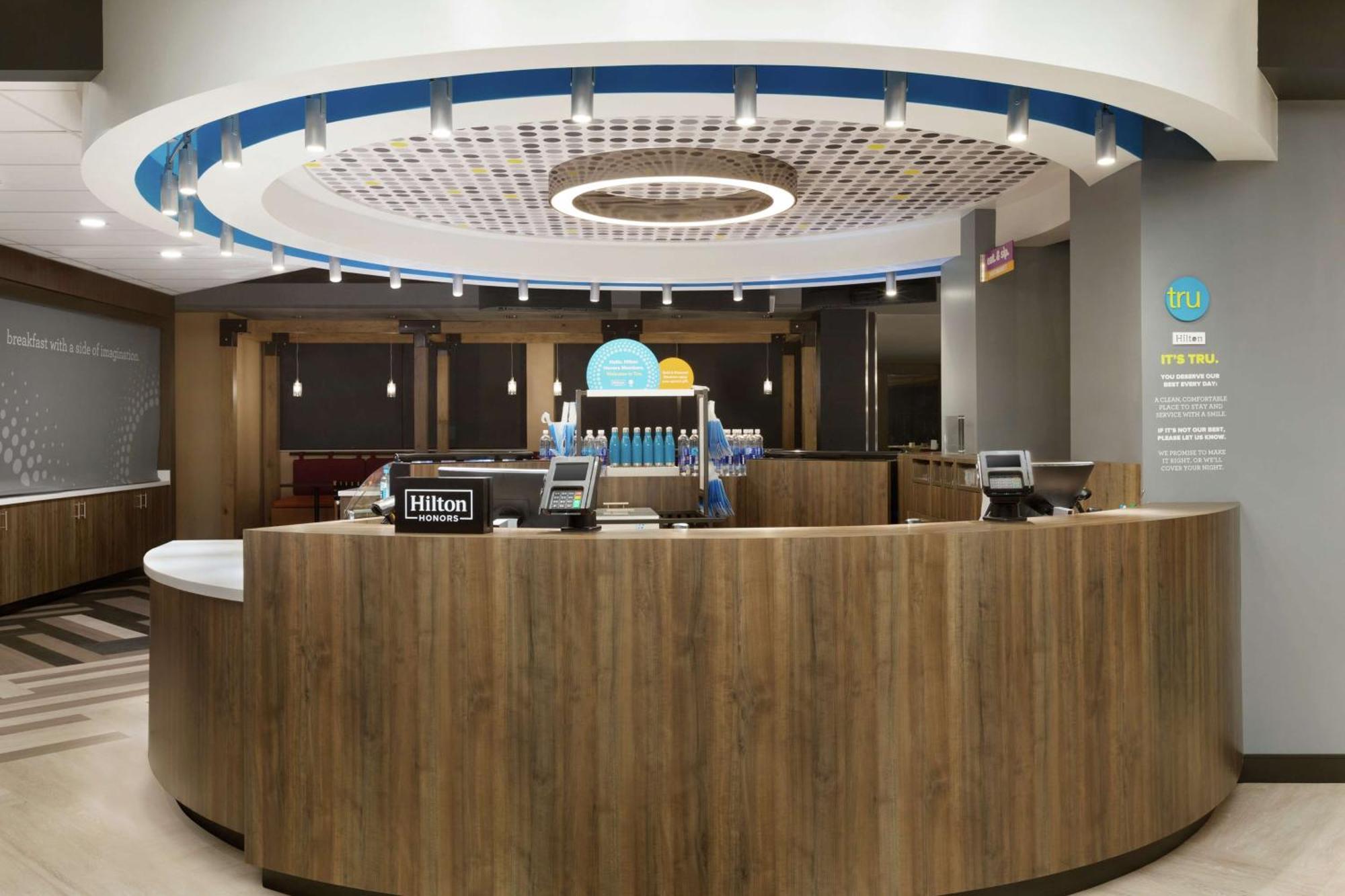 Tru By Hilton St. Charles St. Louis Hotel Saint Charles Bagian luar foto
